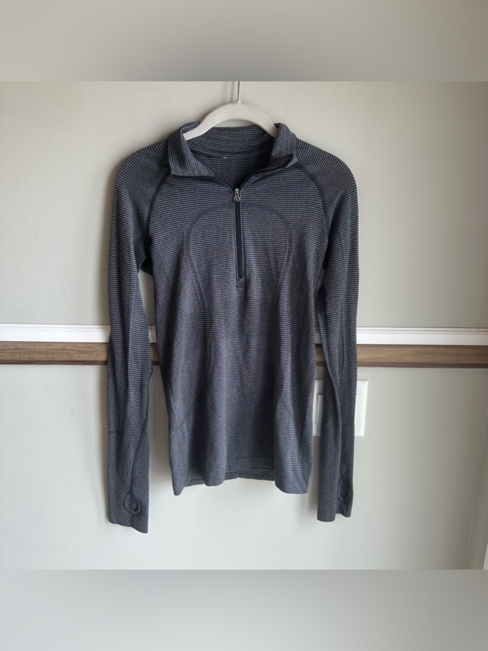 Lululemon Swiftly Tech 1/4 Zip Pullover Gray Stripe Long Sleeve Top​